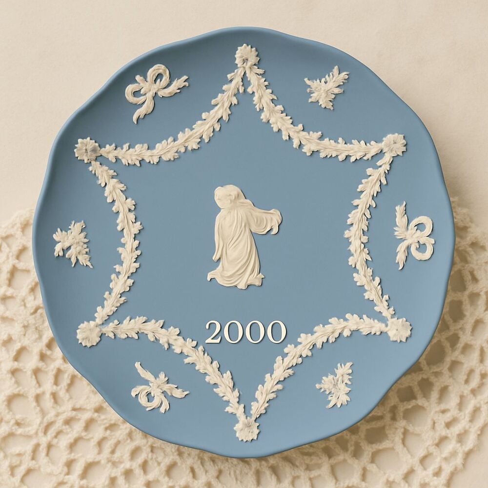 Wedgwood Jasperware Christmas Collector Plates Set of 4 - Picture 4 of 4